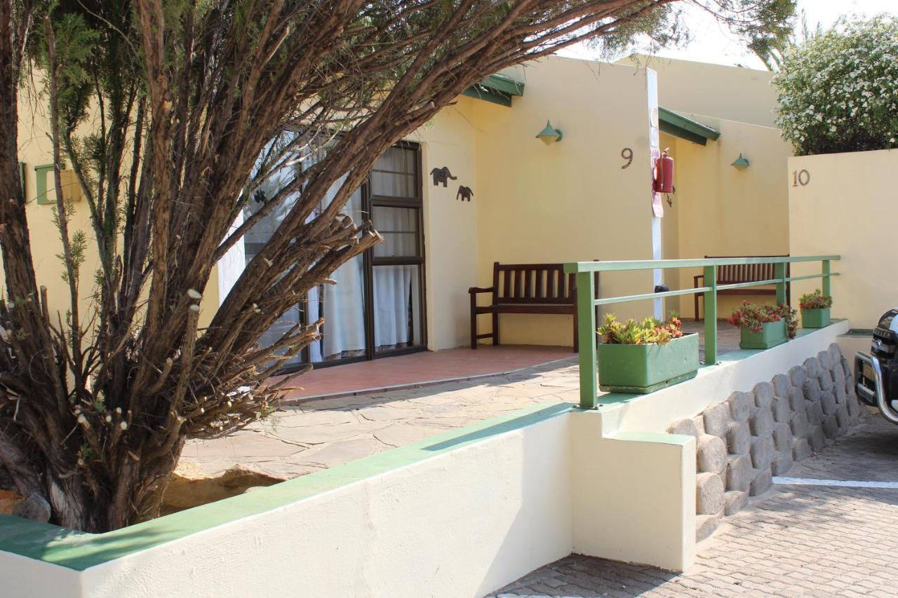 Onganga Hotel Pension Віндгук Екстер'єр фото